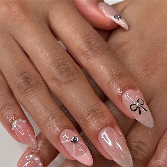 Ide Nail Art Untuk Meriahkan 2024