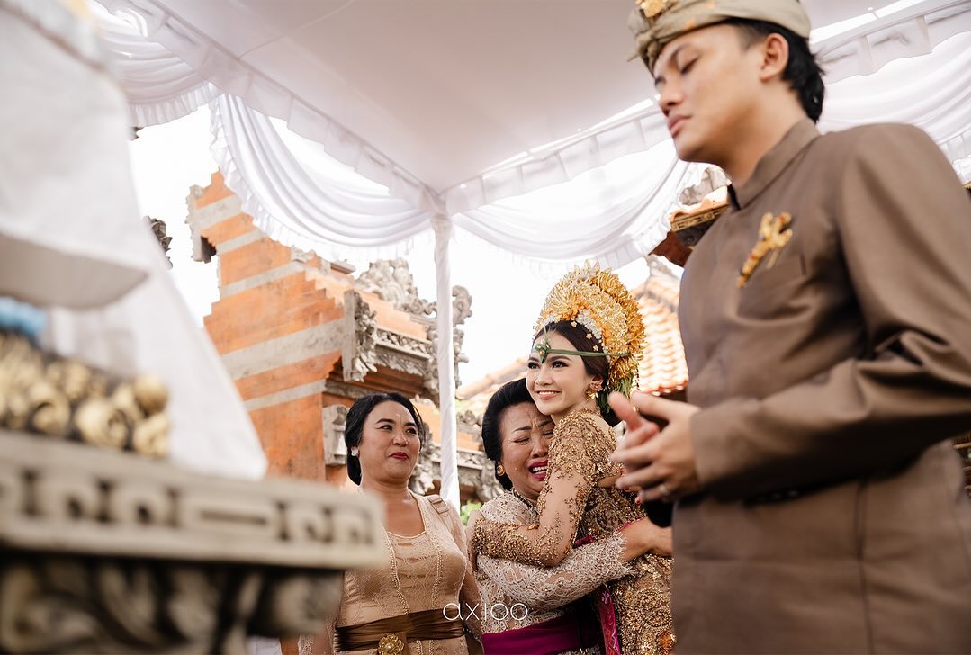 Kenali Tradisi Mepamit Dalam Pernikahan Adat Bali