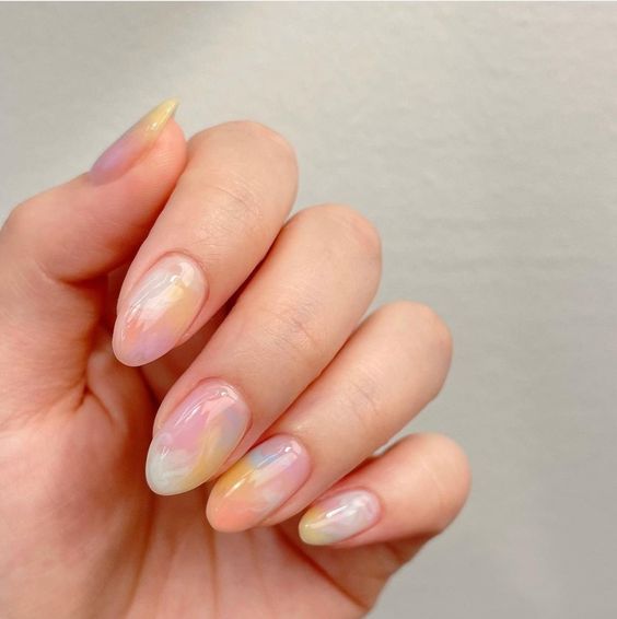 Summer Time! 5 Ide Nail Art Simpel Untuk Kuku Pendek