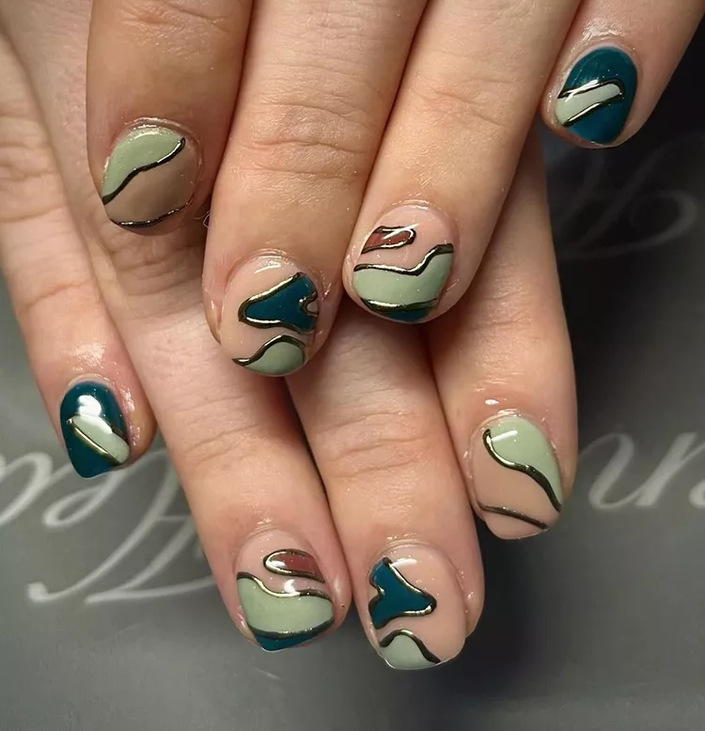 Summer Time! 5 Ide Nail Art Simpel Untuk Kuku Pendek