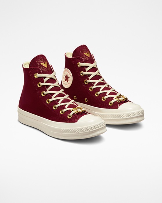 Koleksi Converse Valentine's Day 2023