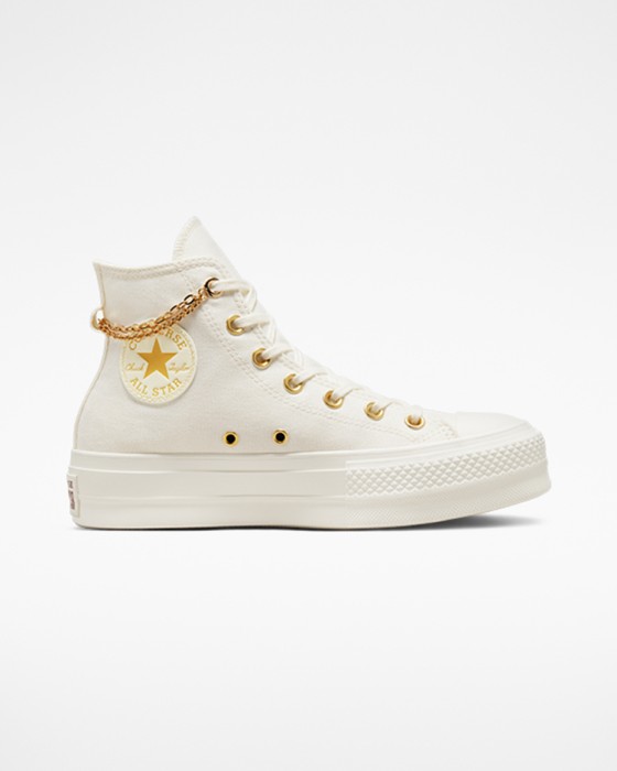 Koleksi Converse Valentine's Day 2023