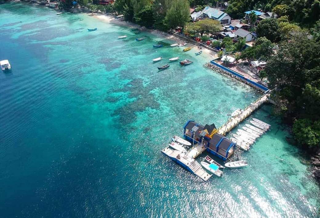 pantai di indonesia