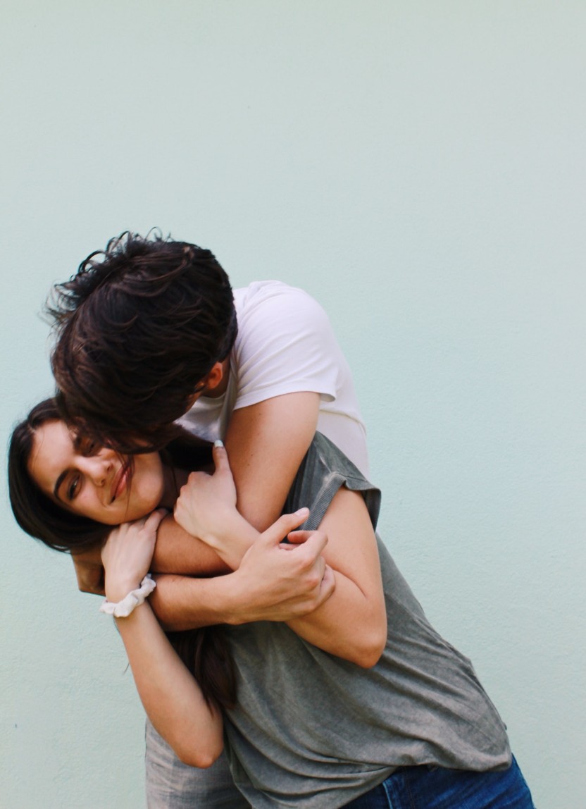 cara pelukan yang romantis