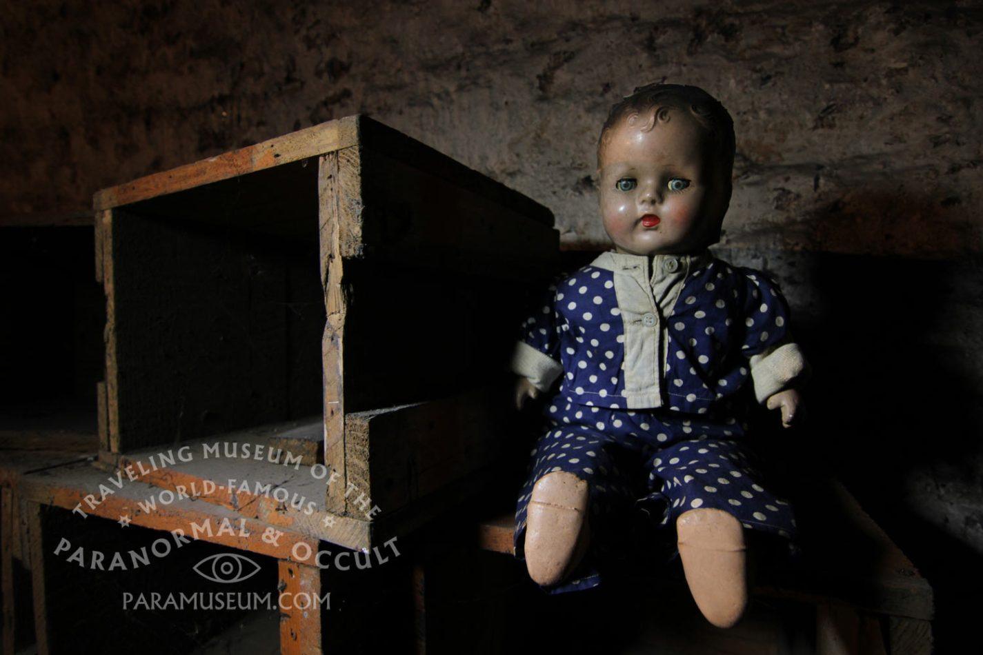boneka arwah