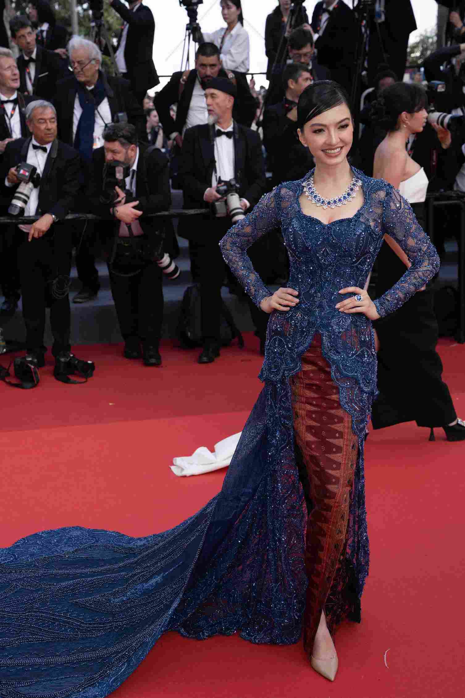 Cannes film festival 2023. Raline Shah. Fesyen raline shah. Kebaya. Cacal Baker. Diaz Patria. Maison Baaz Couture.