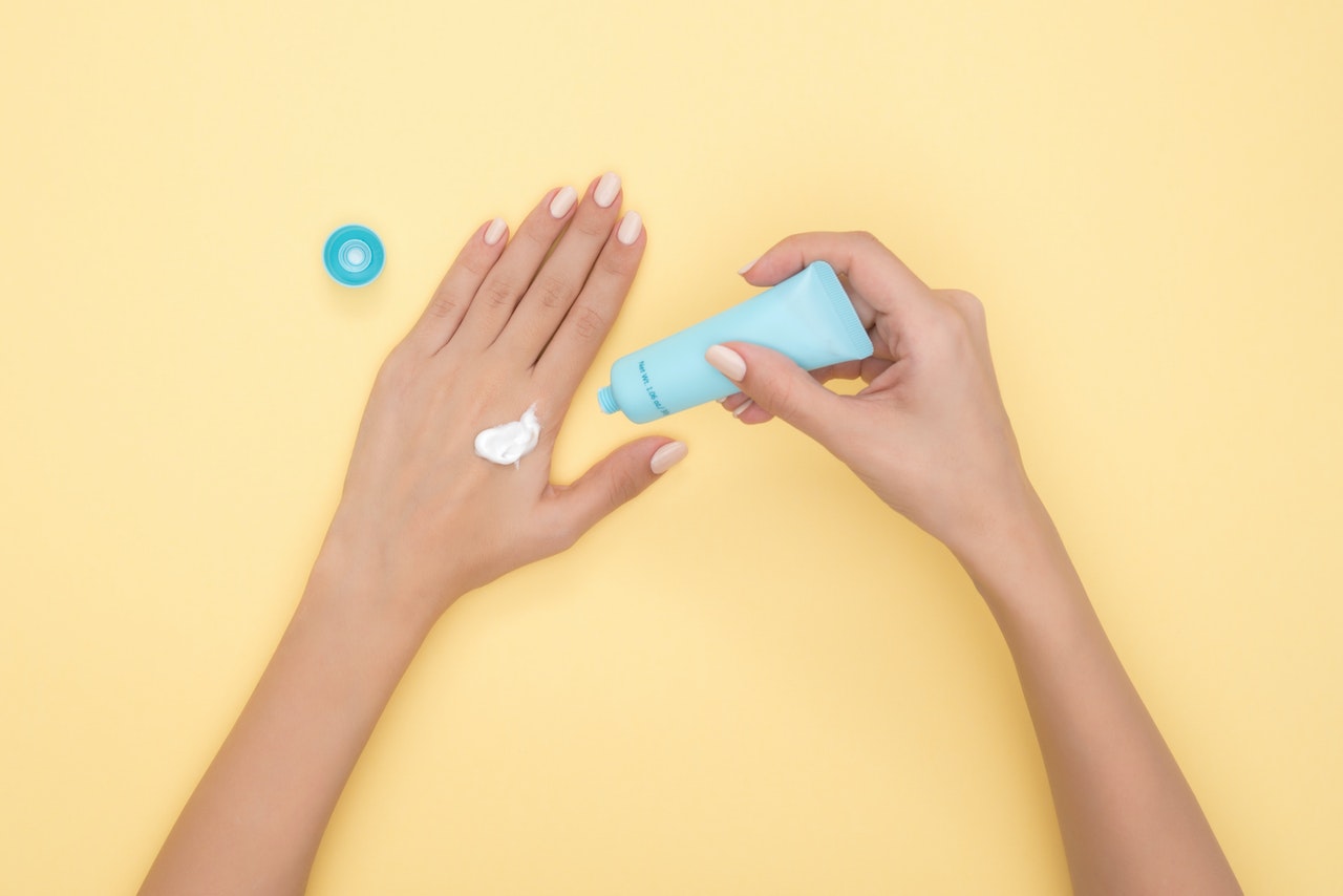 tips skincare untuk usia 50 tahun