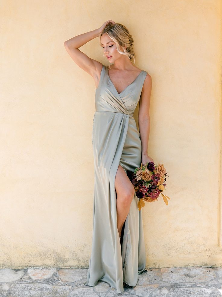 Ini Dia, 5 Ide Model Gaun Satin Untuk Bridesmaid