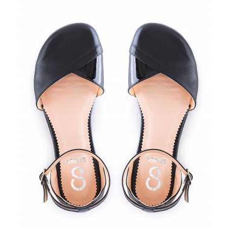 sepatu sandal wanita kekinian 