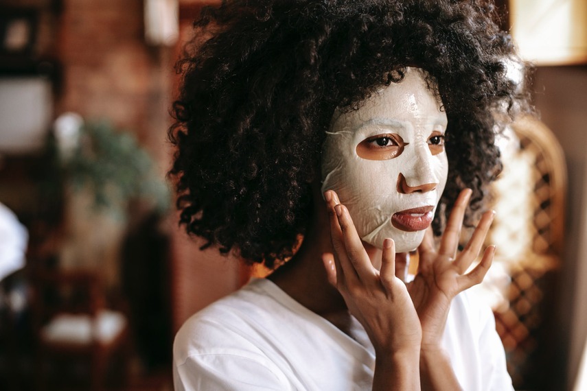 Kenali Urutan Skincare Malam yang Benar