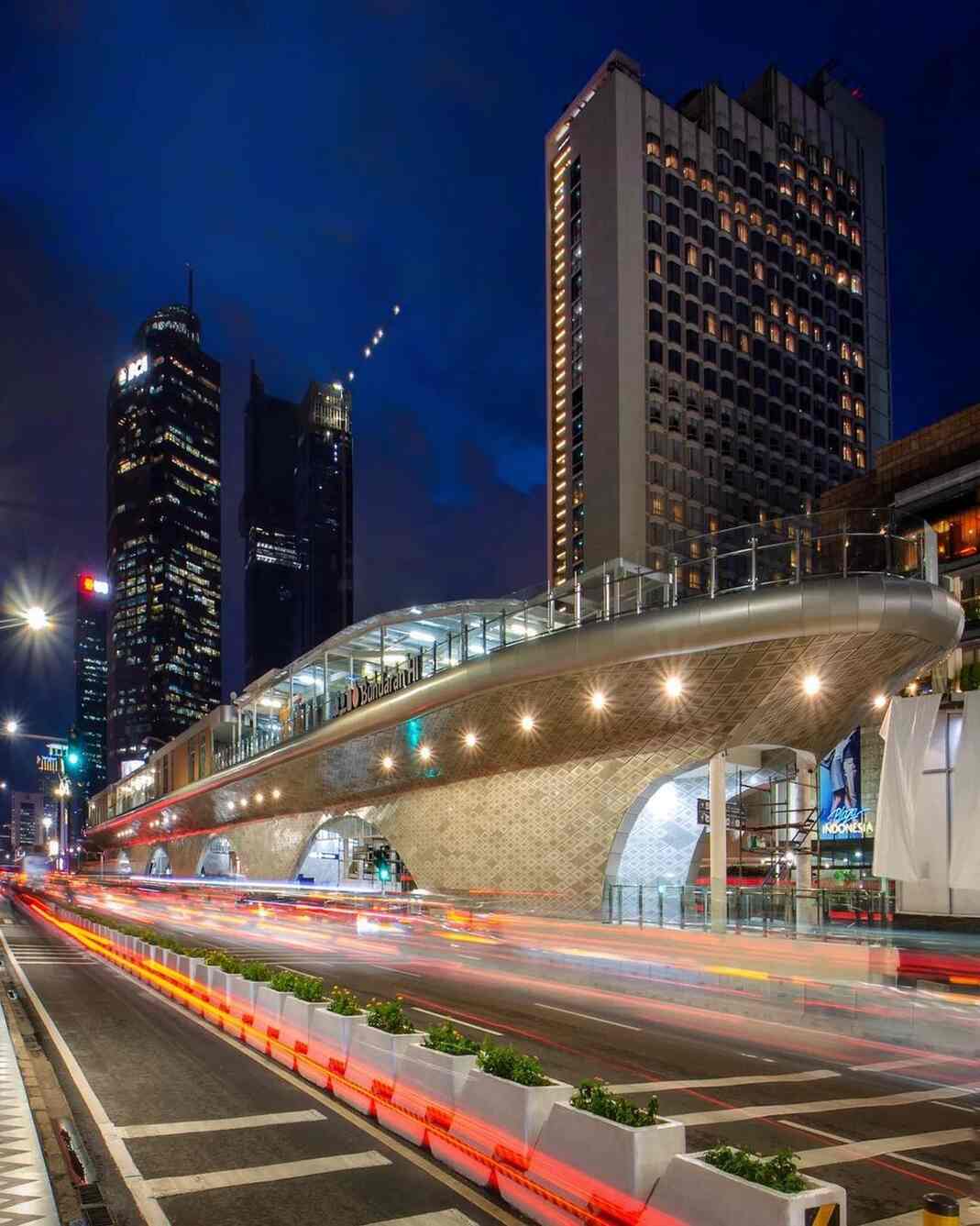 foto, fotografi, instagram, spot foto, fasilitas umum, busway, mrt, taman, tebet eco park, jakarta, dukuh atas, selfie, aesthetic