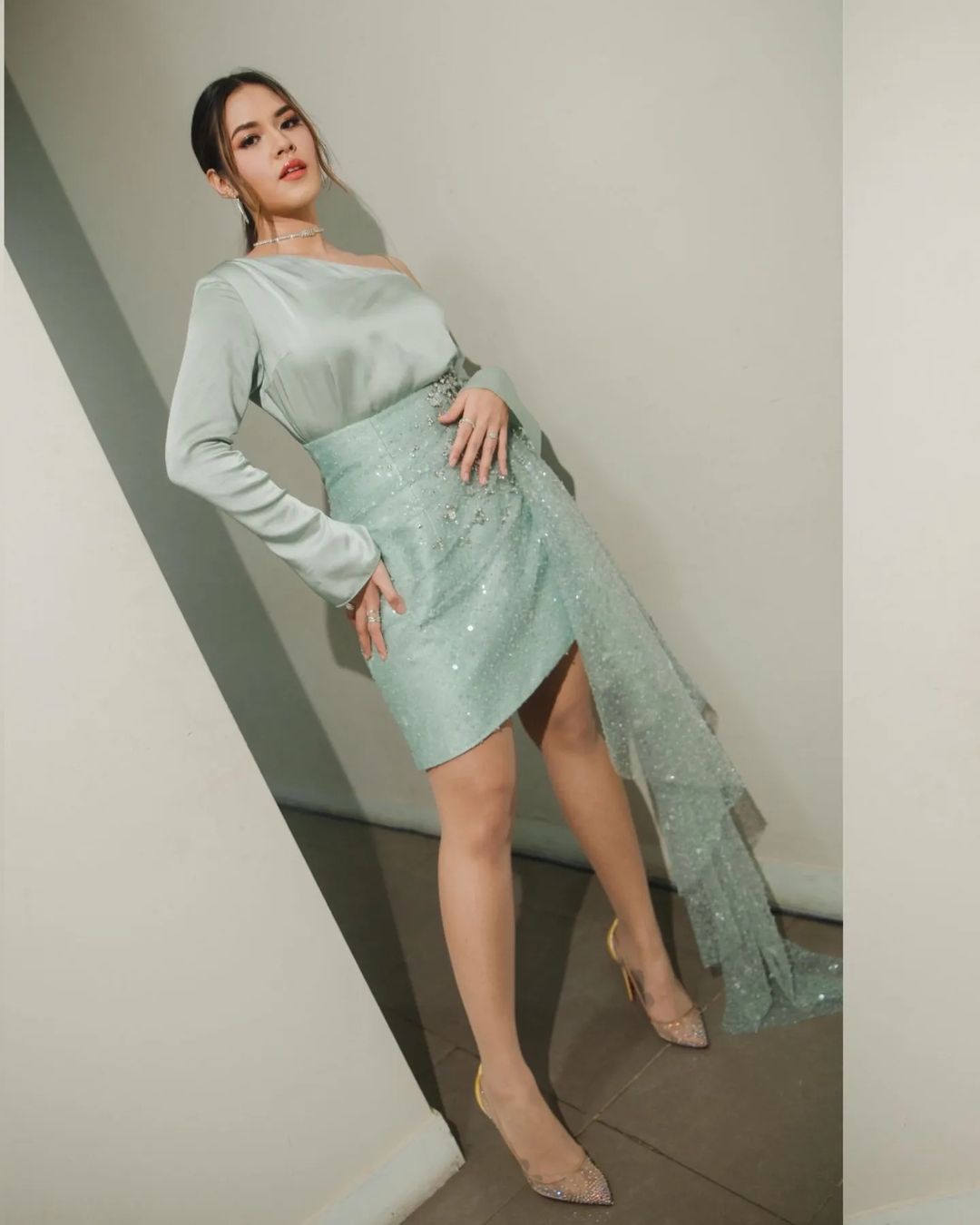 gaya fashion terbaik raisa