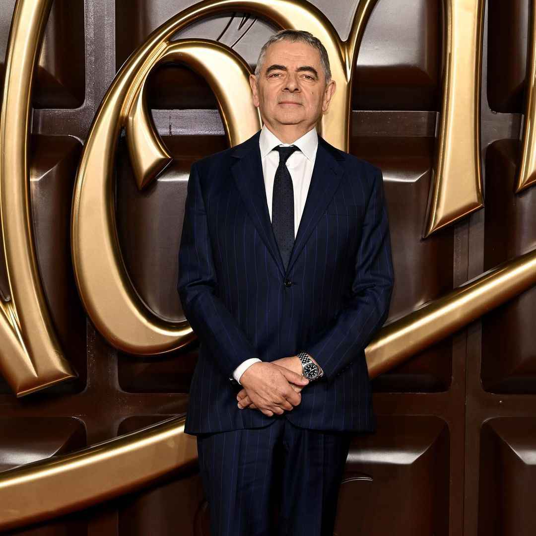 (Rowan Atkinson dalam world premiere film Wonka. Foto: Dok. Wonka Movie/Instagram)