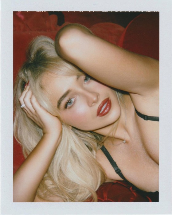 Tiru signature makeup look Sabrina Carpenter