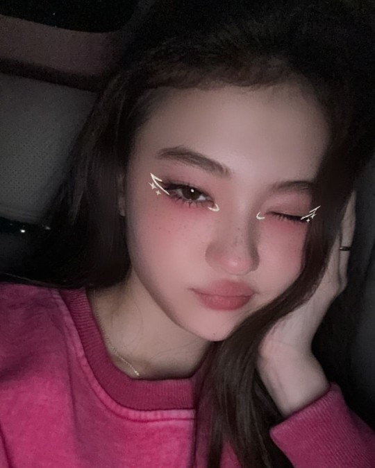 Ella Gross, Meovv, Meow, Ella Gross Meovv, Jennie Blackpink, Blackpink, The Black Label, Kpop