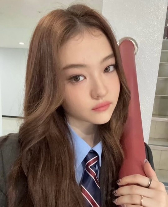 Ella Gross, Meovv, Meow, Ella Gross Meovv, Jennie Blackpink, Blackpink, The Black Label, Kpop