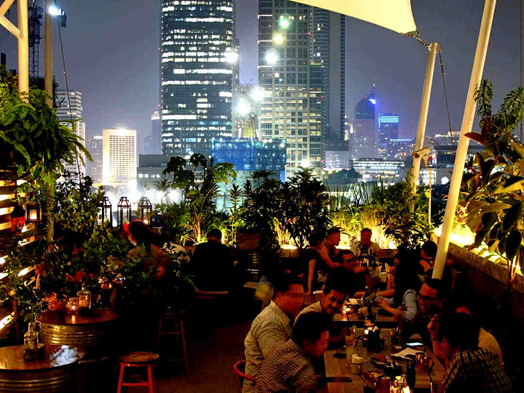rooftop bar, cafe, club, party, restoran, jakarta, nongkrong, dugem, minum, makan, lounge
