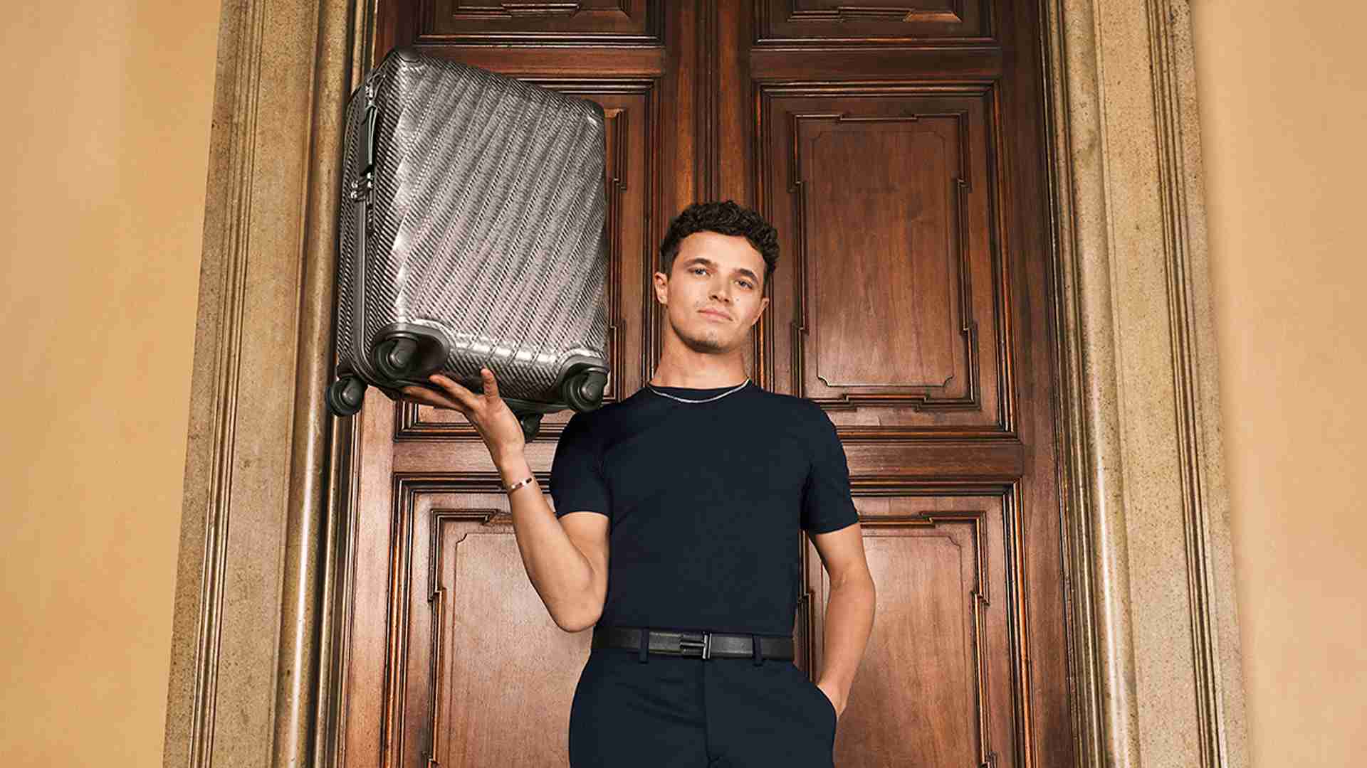 TUMI, koper ringan, Lando Norris, 19 Degree Lite, kampanye global, traveling 