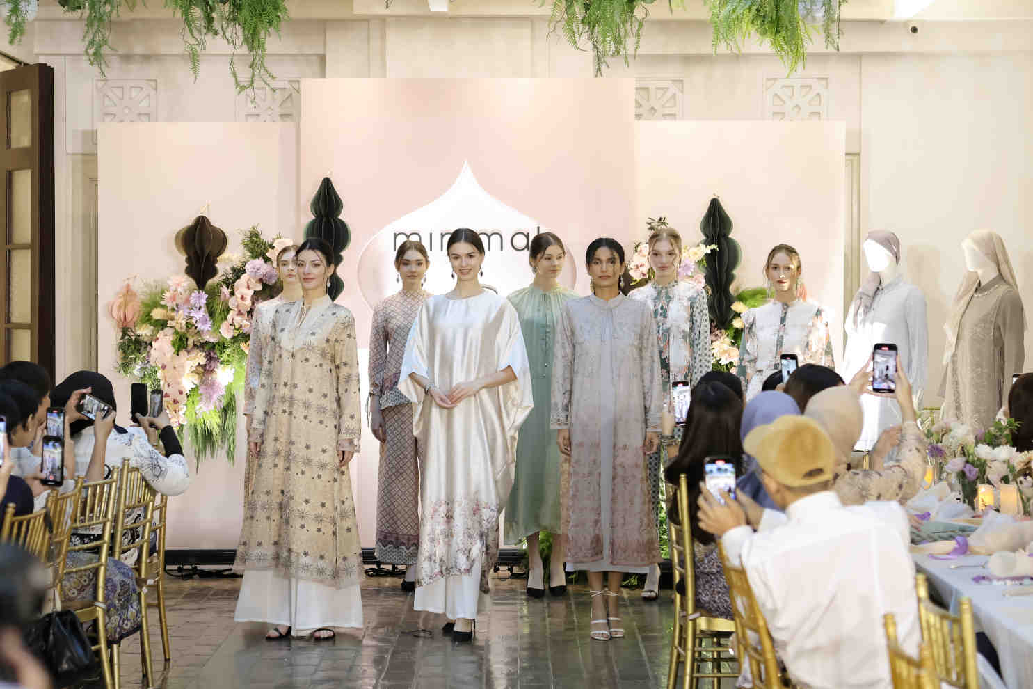 Minimal, Ayu Dewi, Koleksi Raya 2025