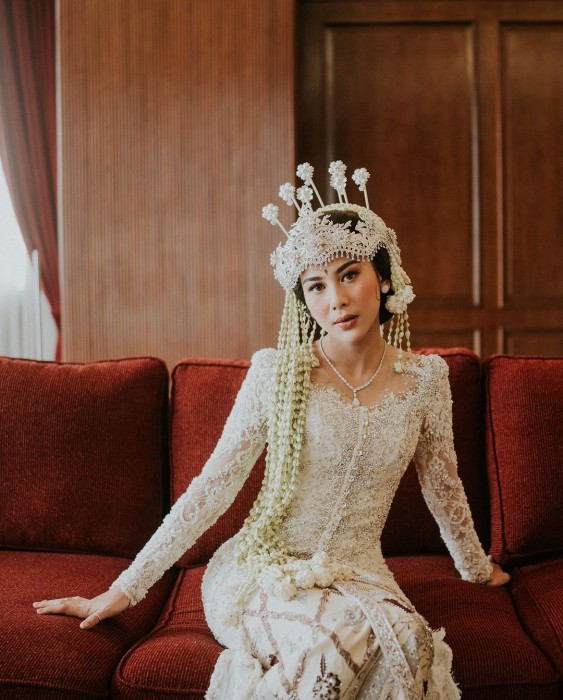 4 Gaya Pasangan Selebriti Pakai Frank & co. di Hari Spesial