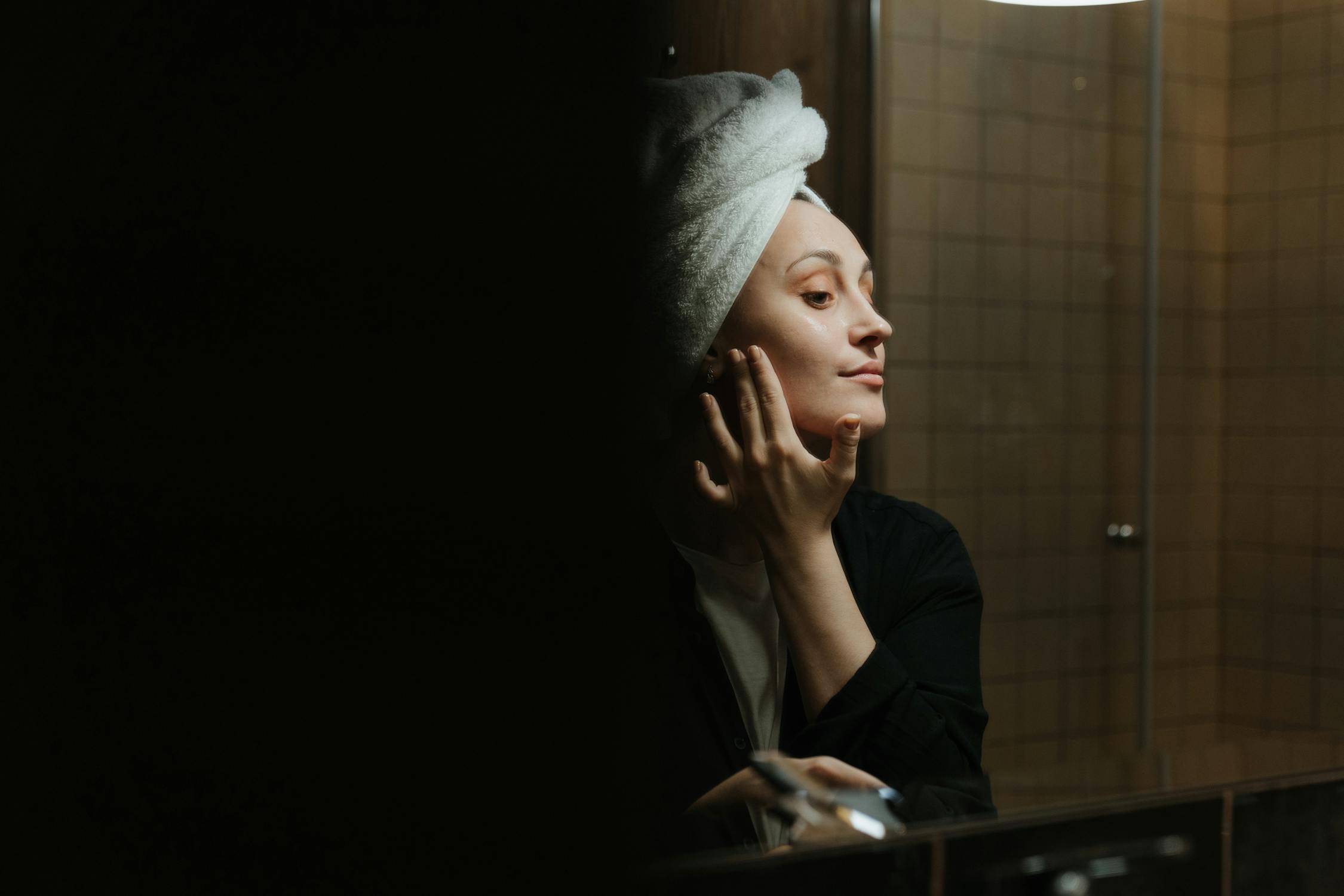 Kenali Urutan Skincare Malam yang Benar