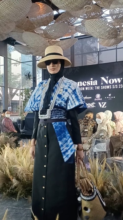 Vivi Zubedi akan tampil di NYFW
