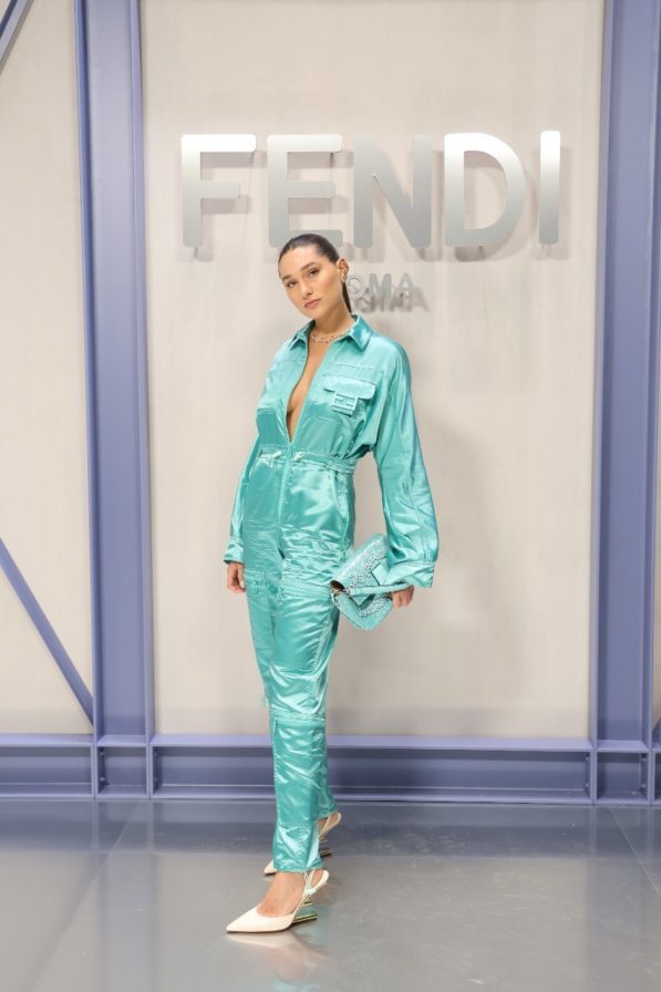 Sasha Meneghel brand ambassador Fendi dari Brazil.