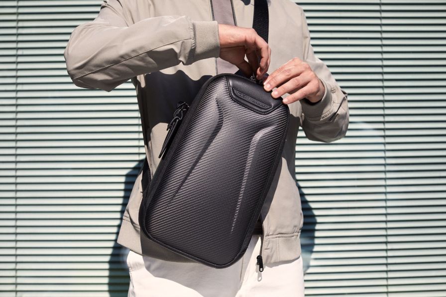 Produk sling bag dari Tumi dan McLaren