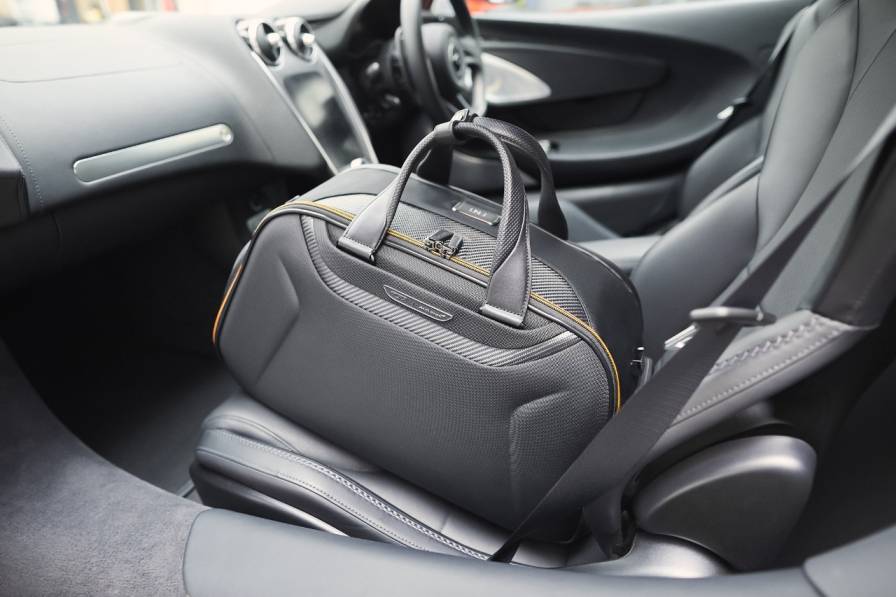 Quantum Duffel hasil kolaborasi dari Tumi dan McLaren