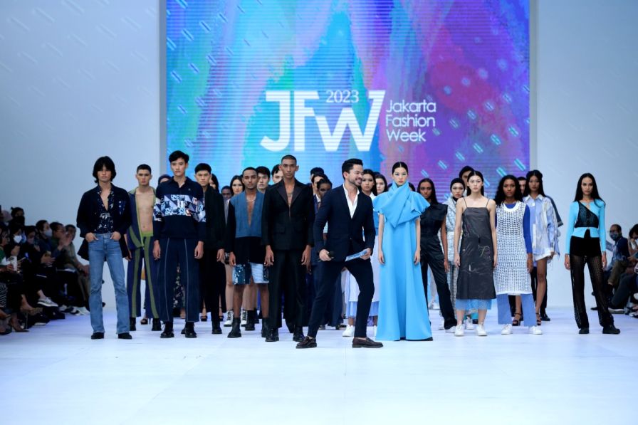 JFW 2023 hadikan desainer nasional dan internasional