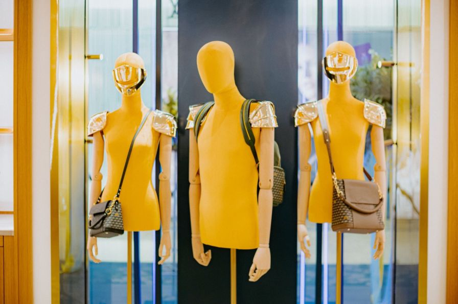 Store Faure Le Page yang kaya akan detail interior