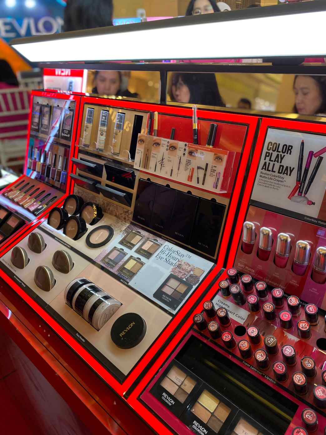 Rangkaian produk terbaru dari Revlon 'Color Stay All Day' di tahun 2023.