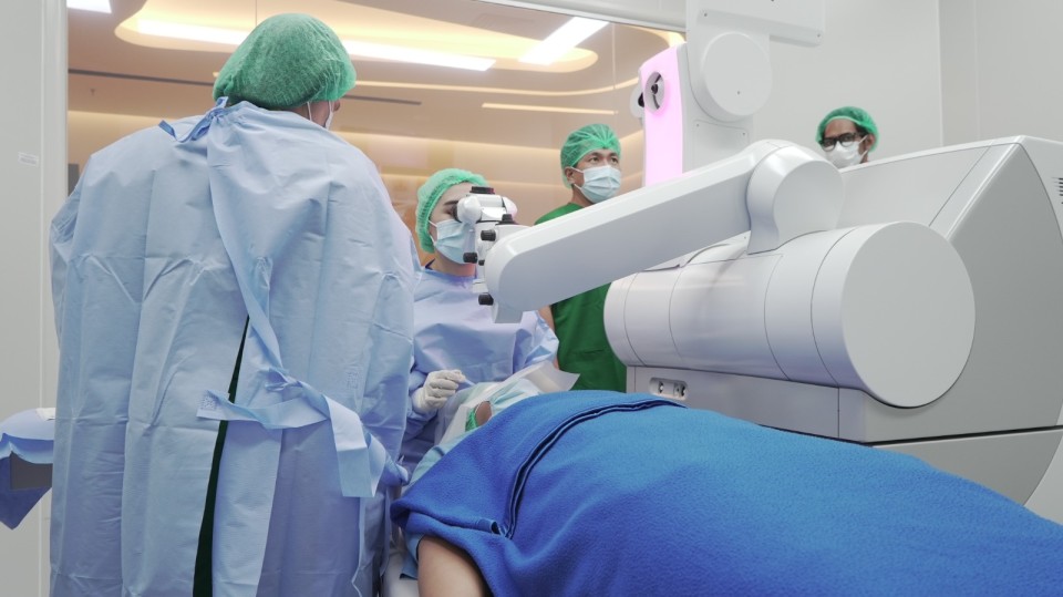 Mayapada Eye Centre, lasik mata, mata, laser vision correction, SMILE Pro Hyperopic, laser femtosecond, kesehatan mata