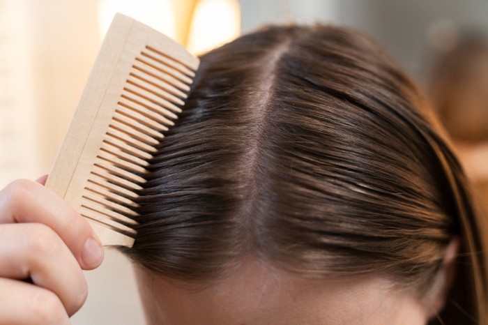 Hormon memiliki pengaruh terhadap bau apek pada rambut