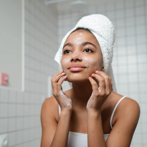 double cleansing untuk kulit berminyak