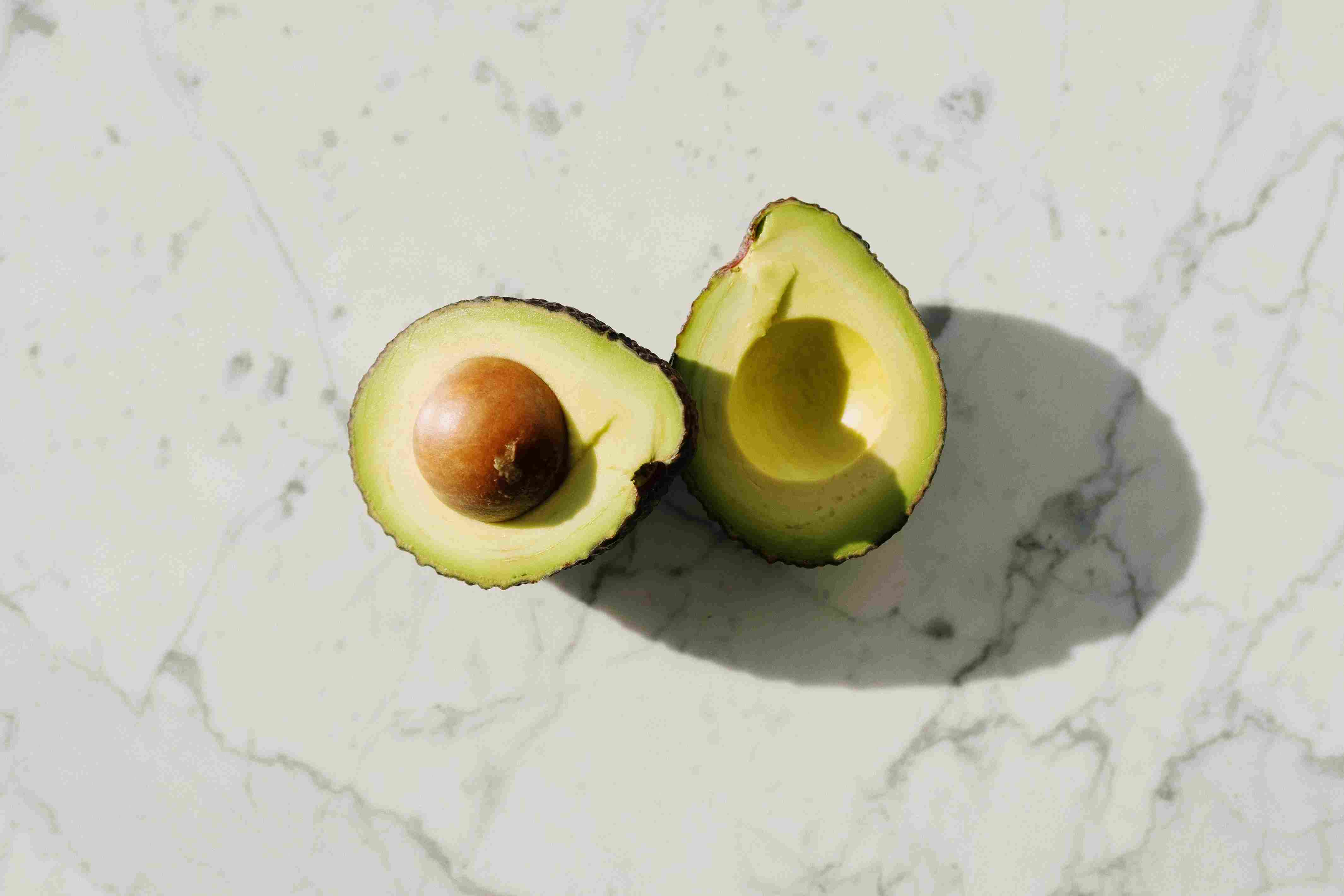 Alpukat. Avocado. Protein nabati. Sumber protein. Makanan berprotein.