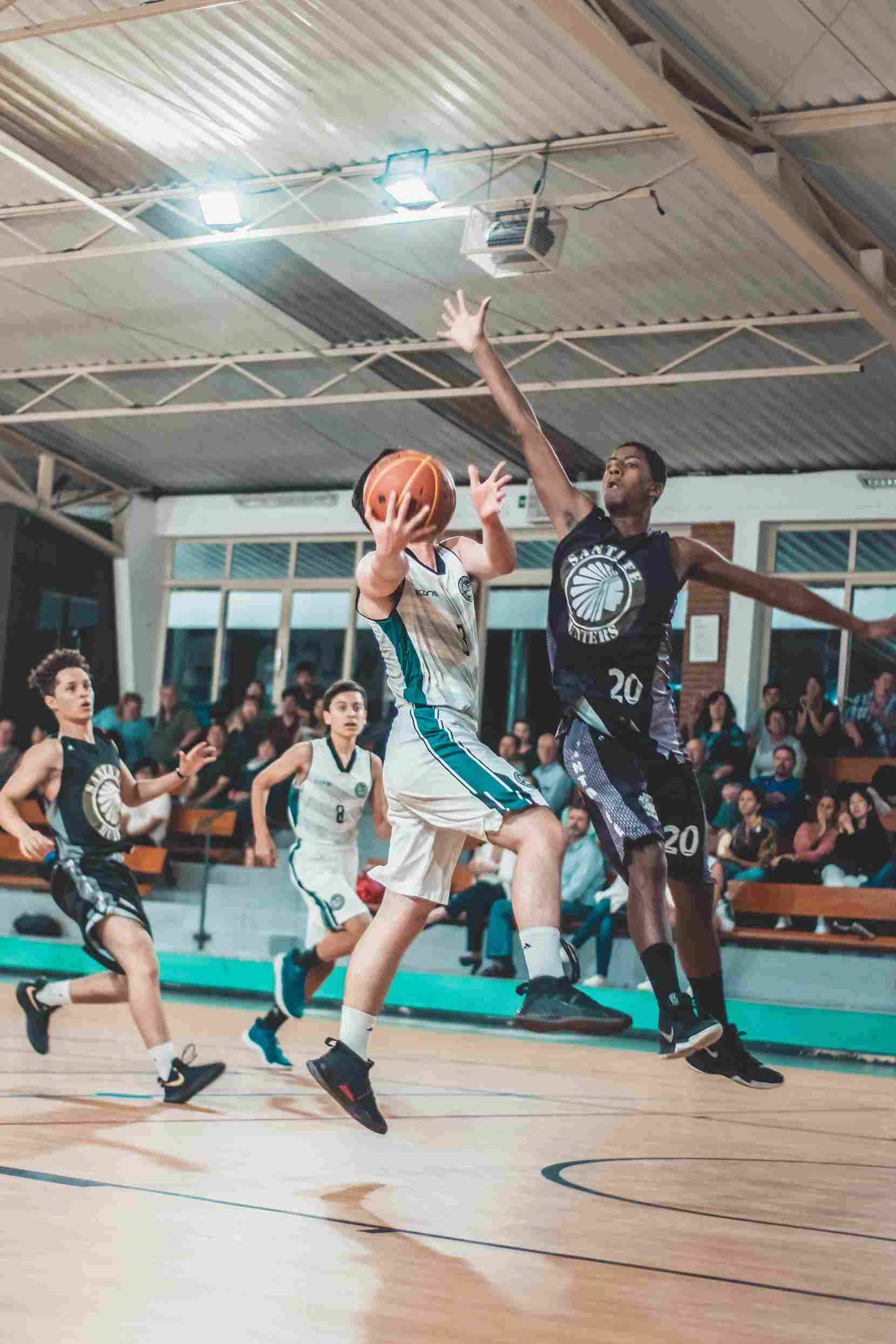 Basket. Olahraga penambah tinggi. Tambah tinggi. Olahraga.