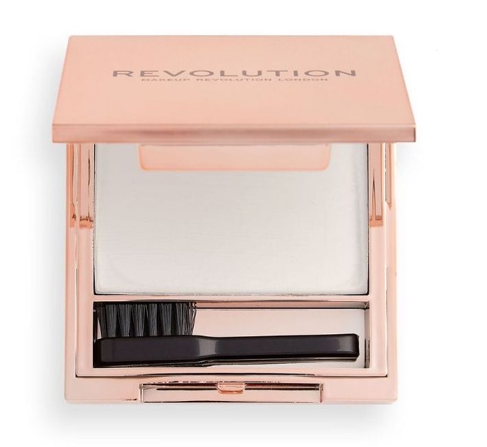 makeup esensial wanita karier