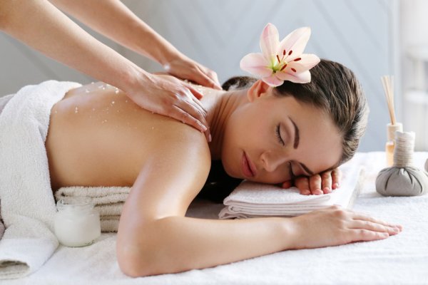 Cara memakai body scrub