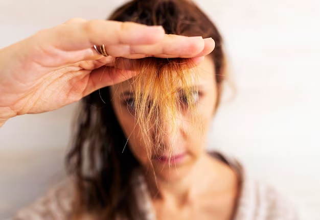 Cara Mengatasi dan Mencegah Rambut Bercabang