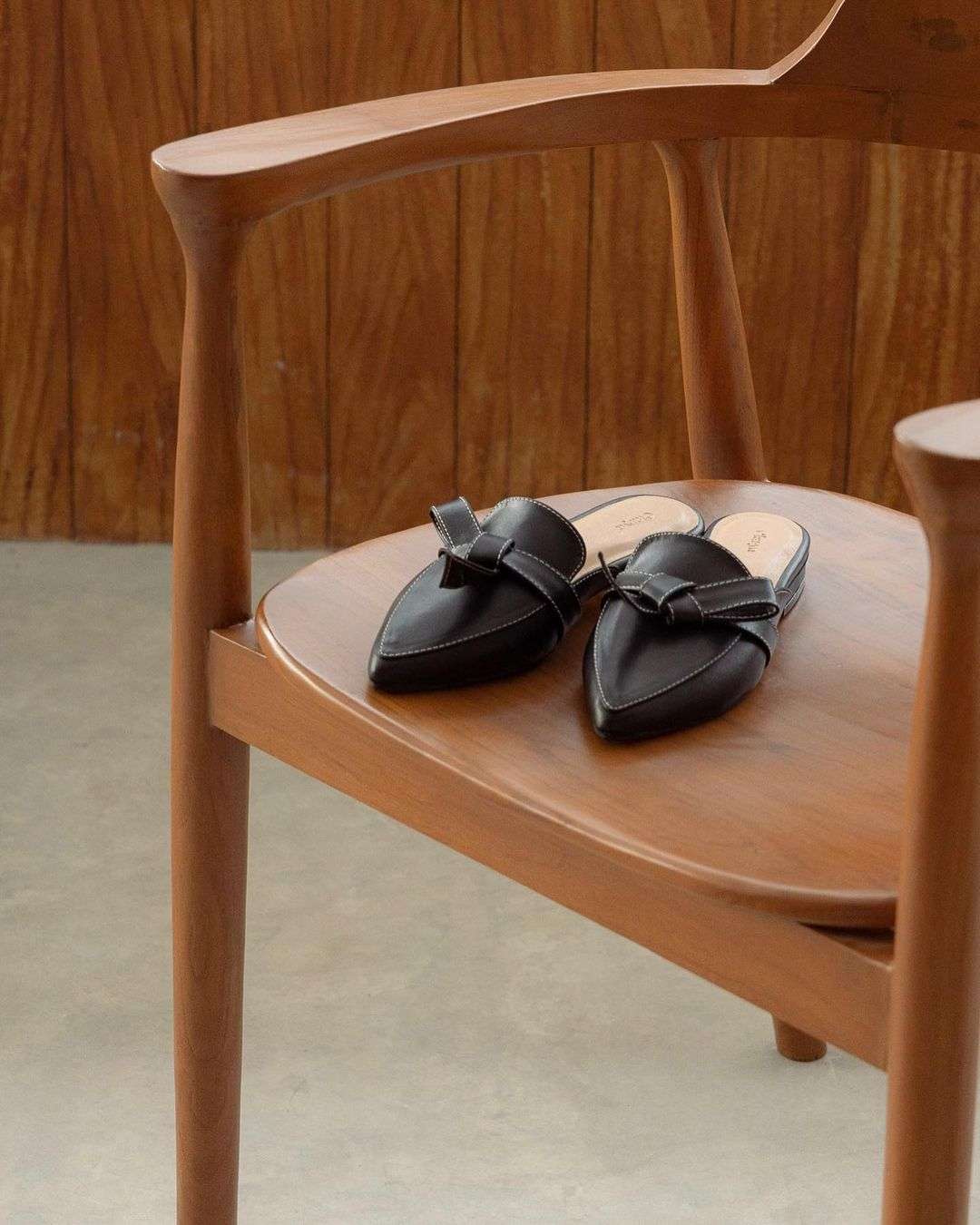 Soho in black. Claryn shoes. Sepatu hitam. Sepatu wanita. Local brand. Merek lokal.