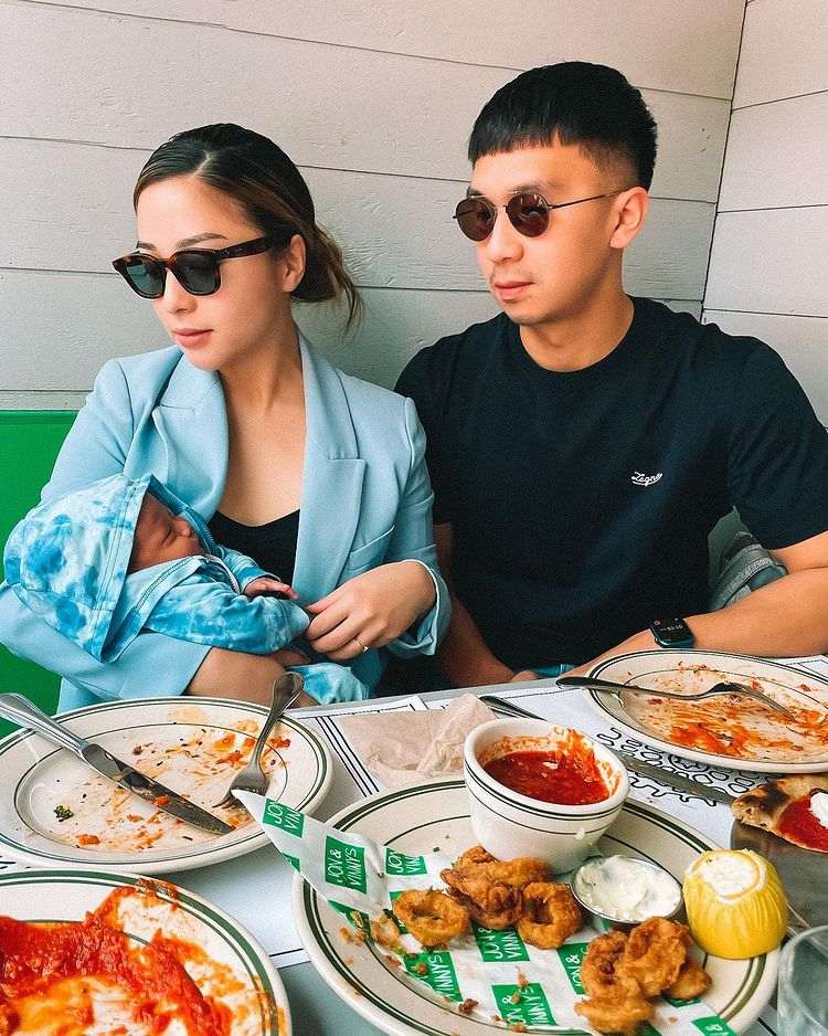 Gaya Modis Nikita Willy Berlibur Dengan Bayinya