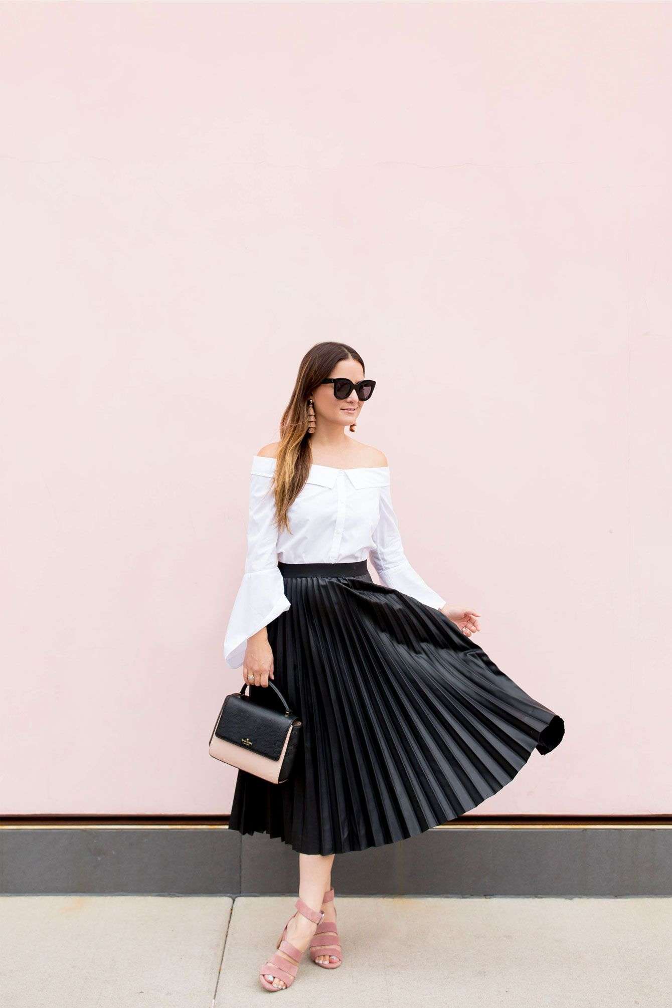 OOTD rok plisket hitam dan kemeja