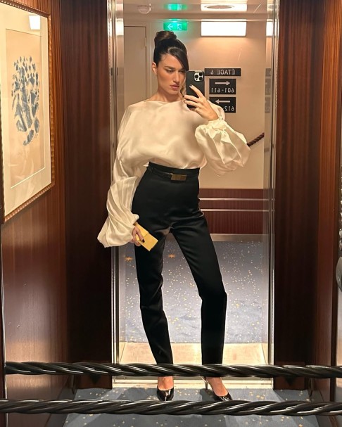 6 Mix and Match Warna Hitam agar Gaya Kamu Tetap Elegan