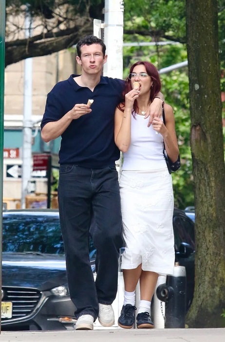 Gaya Kencan Dua Lipa dan Callum Turner