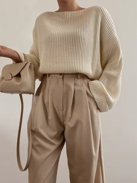  5 Celana ini Cocok Dengan Oversize Sweater, Sudah Tahu? 