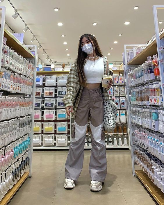 Ide OOTD Celana Cargo: Tampil Stylish dan Praktis di Setiap  Kesempatan!