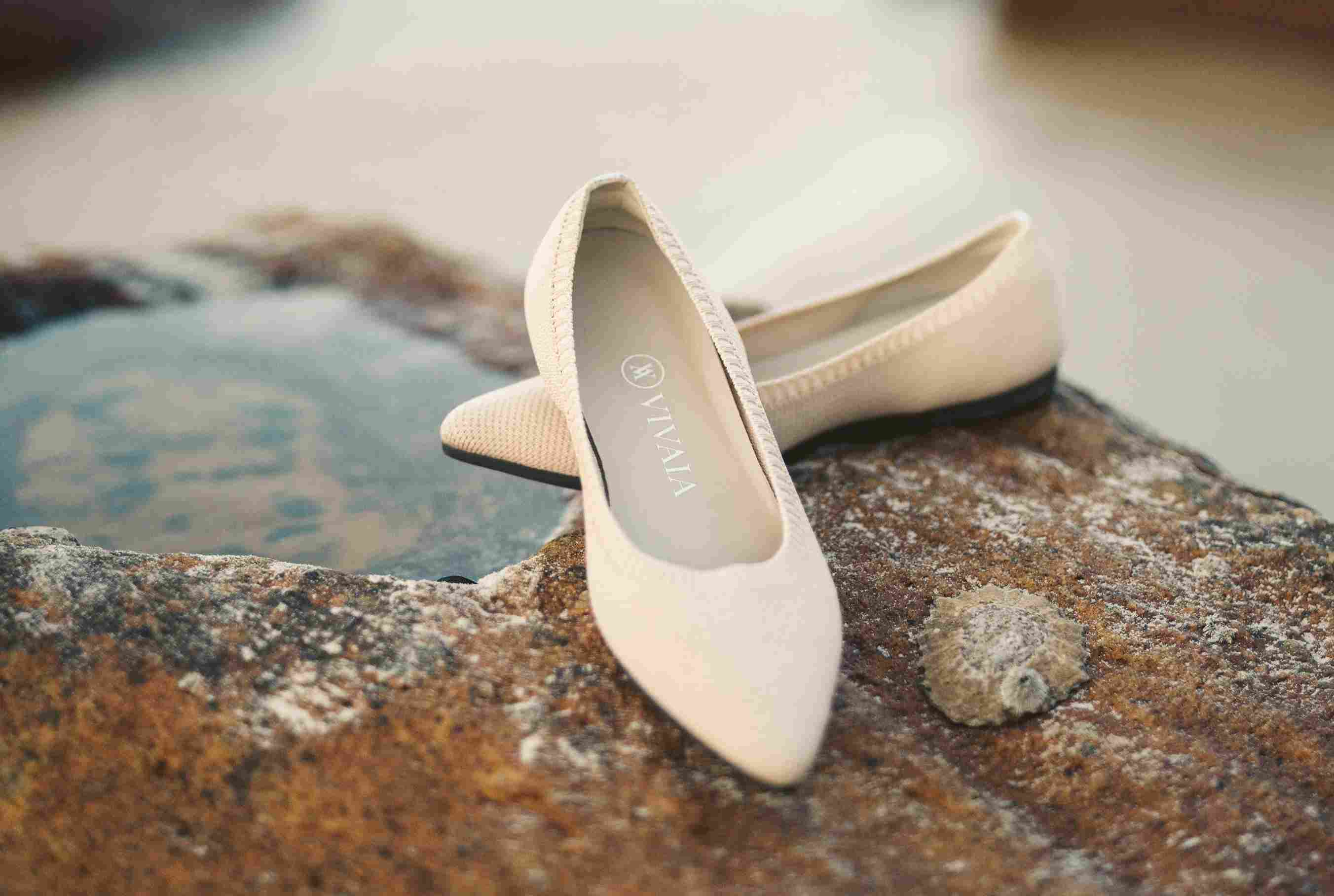 Flat shoes. Sol tipis. Nyaman dipakai jalan.