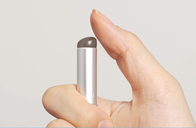 Silicone lip brush untuk ciptakan blurry lips