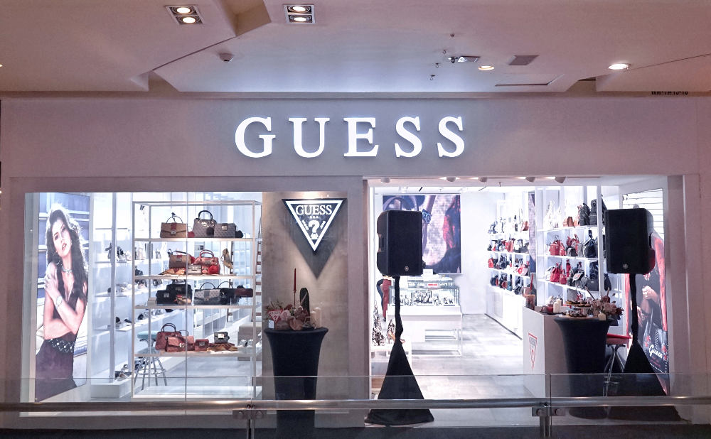 гесс магазин. Guess магазины аутлет. торговый центр авиапарк магазины одежды. Guess магазины аутлет. Guess екатеринбург.